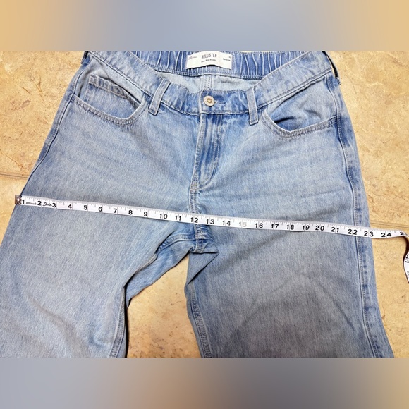 Hollister Women's Baggy Low-Rise Jeans - Picture 6 of 12